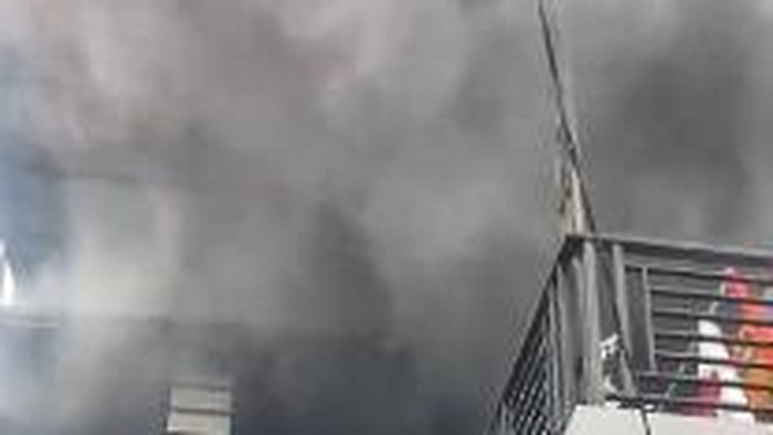 Kebakaran di Perumahan Taman Mallengkeri 1 Makassar.