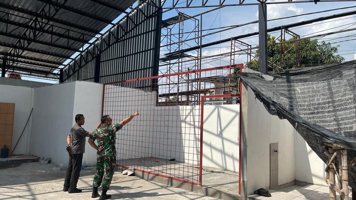 Dandim 0815 Mojokerto mengecek TKP kecelakaan kerja