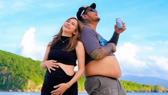 Eva Manurung Sebut Kehamilan Istri Virgoun Masuk 7 Bulan: Cucu Adalah Berkat