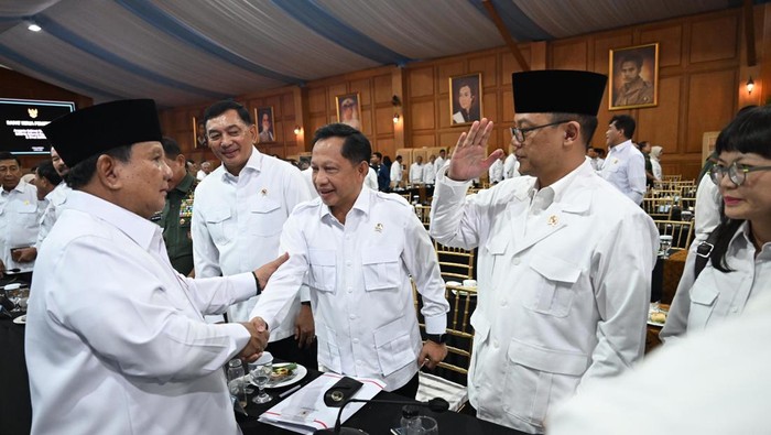 Mendagri dan Jajaran Lengkap Hadiri Rapat Kerja Pemerintah di Istana
