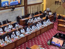 Menaker Beberkan Jurus Cegah PHK Massal