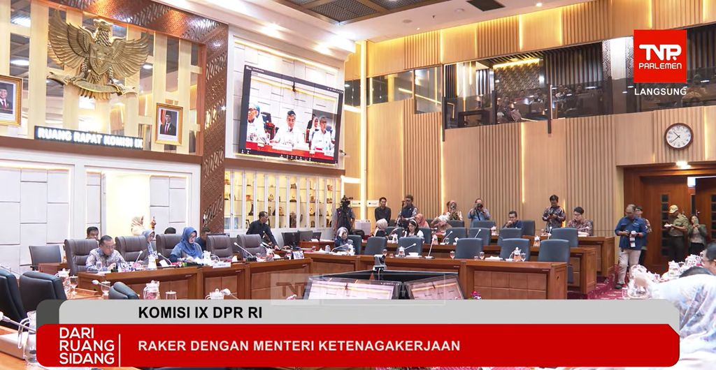 Menteri Ketenagakerjaan Yassierli saat Rapat Kerja dengan Komisi IX DPR RI, Kamis (9/4/2026). (YouTube/DPR RI)