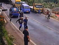 Aksi Heroik Iwan Bubarkan Tawuran Pelajar di Sukabumi Pakai Sapu Lidi
