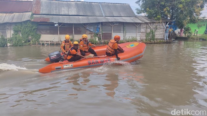 Pencarian balita tenggelam di Sidoarjo