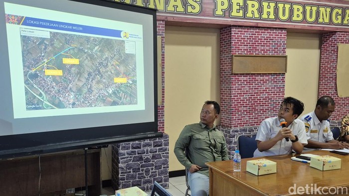 Sosialisasi Perbaikan Jalan Pantura Kendal di aula kantor Dishub Kendal, Kamis (9/4/2026).