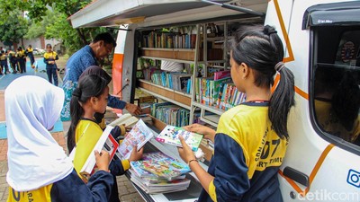 Perpustakaan Keliling Dorong Minat Baca Siswa di Jakarta Timur