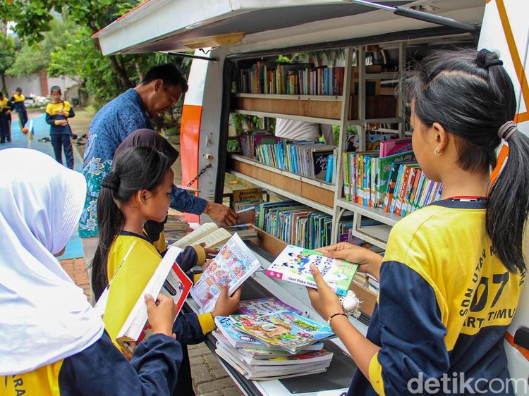 Perpustakaan Keliling Dorong Minat Baca Siswa di Jakarta Timur