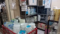 Harga Plastik Meledak 2 Kali Lipat, Pedagang Menjerit: Untung Tinggal Receh