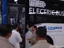 Prabowo Minta Mensesneg Catat Gubernur yang Tidak Pesan Bus Lokal