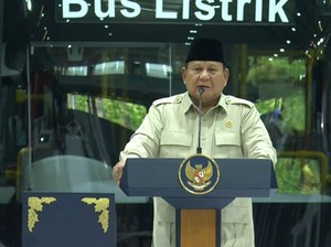 Prabowo Minta Gubernur hingga TNI Beli Mobil Listrik Dalam Negeri