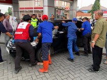 Karma Instan Penyeleweng BBM di Mojokerto Pingsan Saat Hirup Pertalite