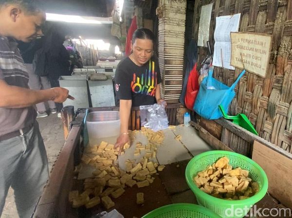 Harga Minyak dan Plastik Naik, Produsen Tahu Goreng di Blitar Terpaksa Naikkan Harga