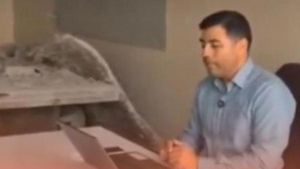 Video: Kampus Hancur Dibom, Profesor Ini Pilih Tetap Ngajar di Tengah Reruntuhan