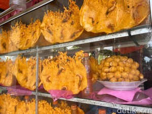 Mengenal Rakik Ulakan, Rempeyek Gurih Bertabur Seafood Khas Pesisir Sumbar