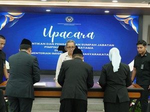 Sekjen Kemenimpipas Lantik 7 Pejabat Baru, Perkuat Pelayanan Publik