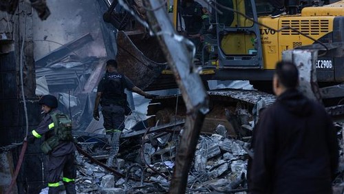 BEIRUT, LEBANON - APRIL 8: Rescue workers search for people after an Israeli attack hit a residential building in the Corniche al Mazraa neighborhood on April 8, 2026 in Beirut, Lebanon. Israel has stepped-up its attacks on Lebanon following President Donald Trumps announcement of a two-week ceasefire agreement between the US and Iran. Israel says it will observe the ceasefire with Iran but insists Lebanon was not included in the deal, and has since launched the largest coordinated strike on Hezbollah targets since the resumption of the cross-border war on March 2. Iran and Pakistan - which has been coordinating peace talks - have said that the ceasefire included Lebanon, while US President Donald Trump has said Lebanon is a separate skirmish, and not part of the deal. (Photo by Daniel Carde/Getty Images)