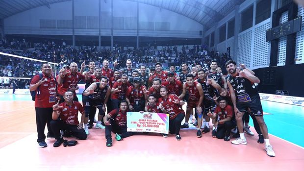 Skuad LavAni Livin Transmedia saat laga vs Bhayangkara Presisi pada Putaran Final Four Kedua di GOR Sritex Arena, Solo, Kamis (9/4/2026).