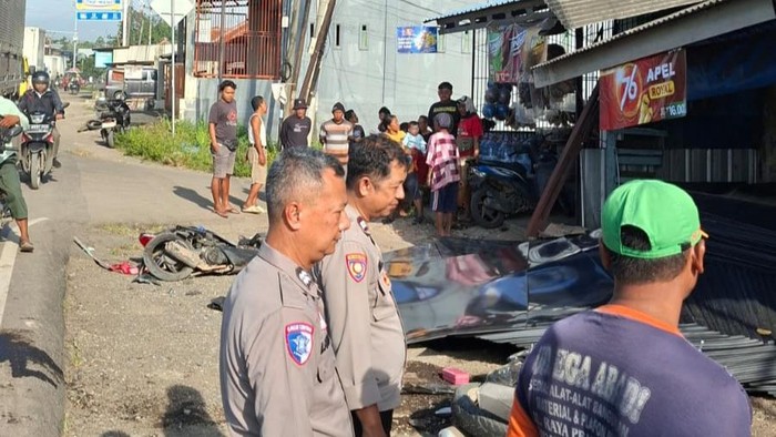 Tempat kejadian perkara kecelakaan maut di Pantura Indramayu, tepatnya di Desa Larangan, Kecamatan Lobener, Kamis (9/4/2026).