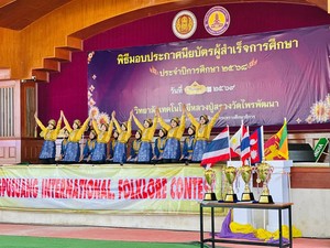 Tim Ratoh Jaroe SMAN 4 Semarang Raih Juara Umum di Festival Internasional Thailand