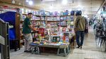 Toko Buku Blok M Bertahan di Tengah Gempuran Digital dan Belanja Online
