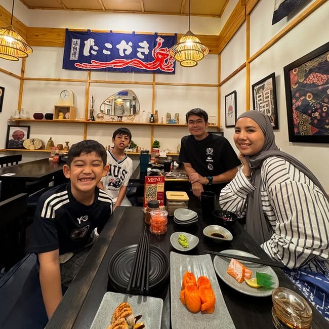 Seru! Tya Ariestya Hobi Makan Bareng Keluarga dan Geng Cendol