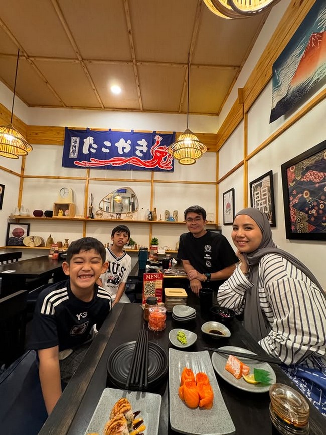 Seru! Tya Ariestya Hobi Makan Bareng Keluarga dan Geng Cendol
