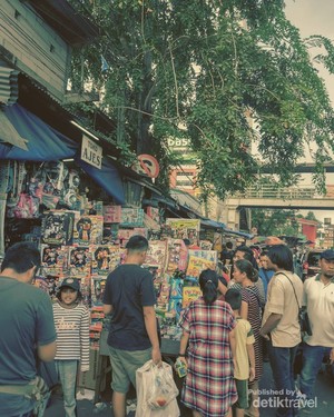 Wisata Belanja Kesukaan Ibu-ibu, Berburu Mainan Murah buat Anak