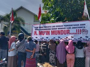 Kades di Lombok Timur Didemo Warga dan Dituding Selewengkan Uang Kas Masjid