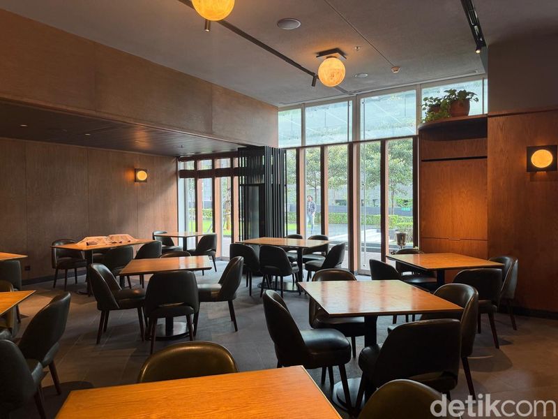 August Restaurant