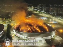 Video Kobaran Api Besar Melahap Atap Velodrome di Taman Olimpiade Brasil
