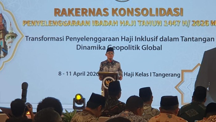 Wakil Menteri Haji dan Umrah, Dahnil Anzar Simanjuntak, saat menutup Rapat Kerja Nasional (Rakernas) Konsolidasi Penyelenggaraan Haji 2026/1447 H di Asrama Haji Banten, Cipondoh, Kota Tangerang, Jumat (10/04/2026).