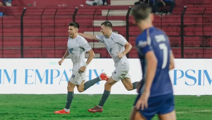 Dusan Lagator dan Luka Cumic mencetak gol kemenangan PSM Makassar atas PSIM Yogyakarta di Stadion Sultan Agung, Bantul.