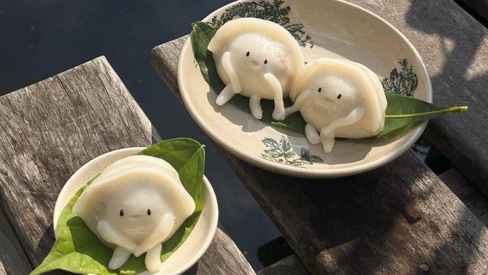 Gemas! Kafe Ini Jual Kue Kesepian yang Isinya Lobak dan Udang