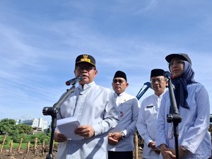 Pramono Tinjau Pengerukan Kali Banjir Barat: Proyek Strategis Atasi Banjir