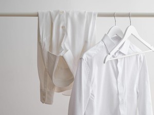 4 Kebiasaan Sepele yang Bikin Baju Putih Cepat Kusam