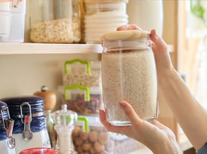 4 Cara Simpan Beras agar Tahan Lama & Bebas dari Kutu