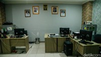 Hal tersebut terlihat di Kantor Walikota Bekasi, tampak ruangan-ruangan sepi dari para ASN. 