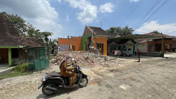 Penampakan rumah yang dirobohkan di Desa Karangawen Kecamatan Tambakromo Kabupaten Pati, Jumat (10/4/2026).