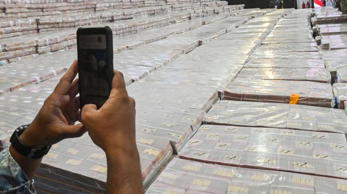 Ir. Aswin Usup, M.Sc , Ph.D, pakar ilmu kehutanan dengan spesialisasi lahan gambut dari Universitas
Palangkaraya.