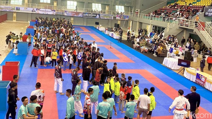 Kejuaraan Karate (Kejurda & Festival) Piala Gubernur dan Piala Ketum FORKI Sumsel resmi digelar di GOR Ranau Jakabaring Sport City Palembang