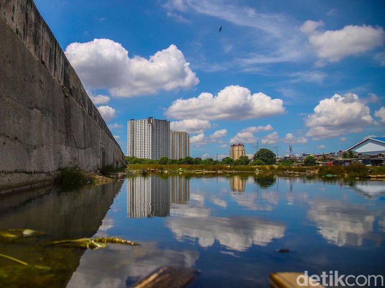 Kerusakan Tanggul Muara Baru Ancam Permukiman