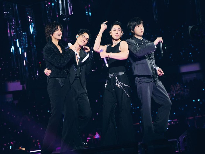 Konser F✦FOREVER 1st World Tour tambah satu hari di Jakarta, siap war tiket Sabtu 11 April 2026 di Loket.com.