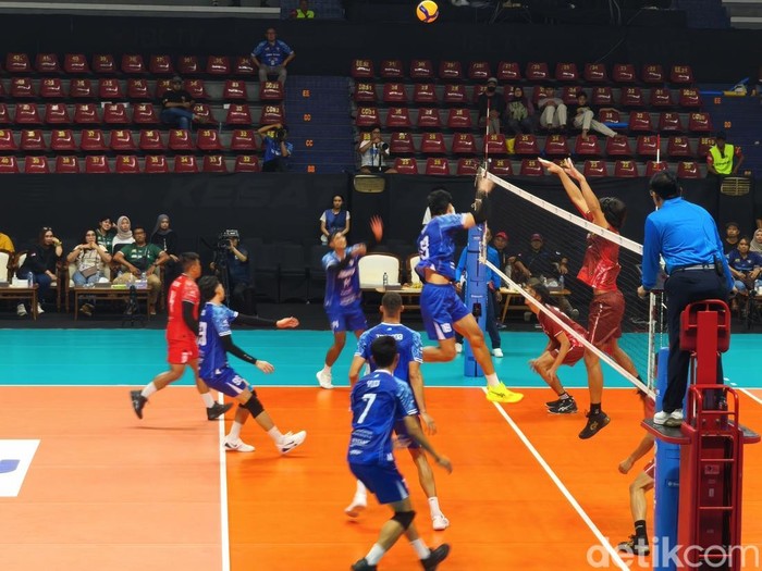 Laga Putaran FInal Four Kedua Proliga 2026, Surabaya Samator Vs Jakarta Garuda Jaya, di GOR Sritex Arena, Solo, Jumat (10/4/2026).