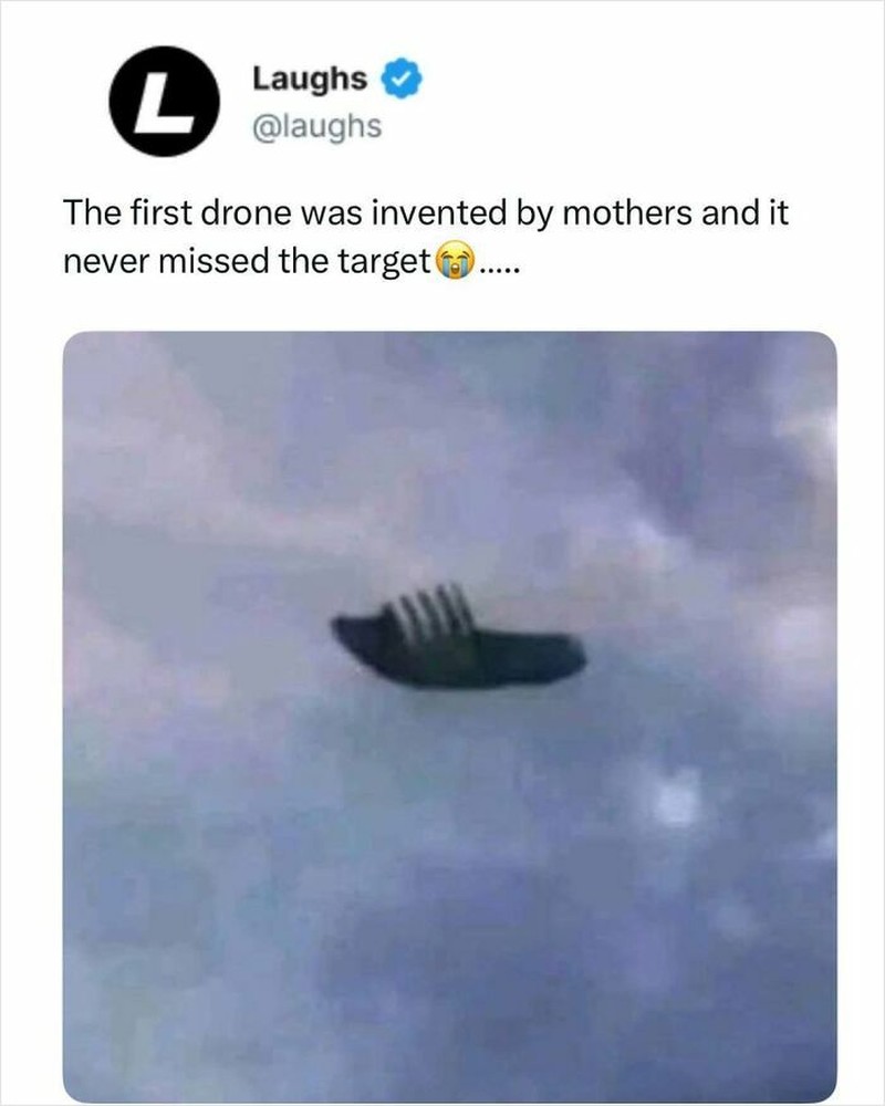 Kalau lagi gabut dan butuh hiburan santuy, lihat ada deretan meme berikut ini. Nggak jelas tapi lumayan menghibur.