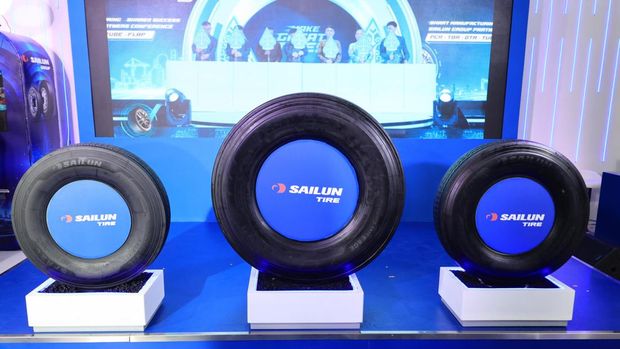 Pada GAIKINDO Indonesia International Commercial Vehicle Expo (GIICOMVEC 2026),Sailun kembali memperkenalkan lineup mereka dan memperkenalkan 2 produk terbaru SFR25 dan S690 yang diklaim telah dirancang untuk menjawab kebutuhan operasional yang berbeda. Pada GAIKINDO Indonesia International Commercial Vehicle Expo (GIICOMVEC 2026),Sailun kembali memperkenalkan lineup mereka dan memperkenalkan 2 produk terbaru SFR25 dan S690 yang diklaim telah dirancang untuk menjawab kebutuhan operasional yang berbeda.