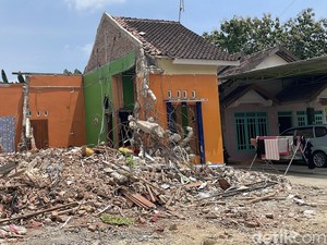 Mantan Istri Terima Lamaran Orang Lain, Pria di Pati Robohkan Rumah