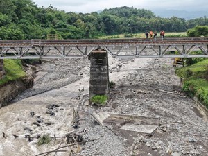 Satu Jalur KA Prupuk-Linggapura Ditutup Sementara Imbas Kerusakan Jembatan