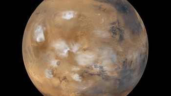 Badai raksasa yang ukurannya lebih besar dari Bumi tampak nyata dalam citra terbaru NASA. Foto: NASA