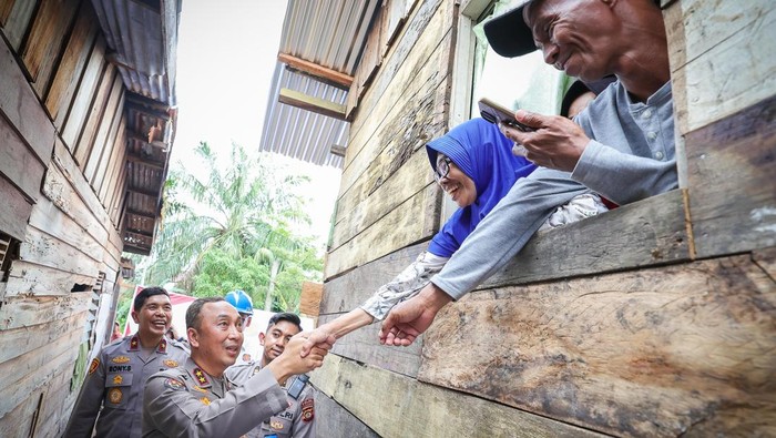 Polda Sumsel Bedah Rumah Warga