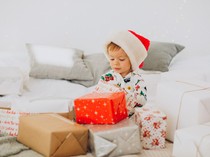 6 Rekomendasi Kado untuk Bayi yang Bermanfaat untuk Jangka Panjang